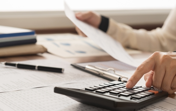 FNS30322 Certificate III in Accounts Administration